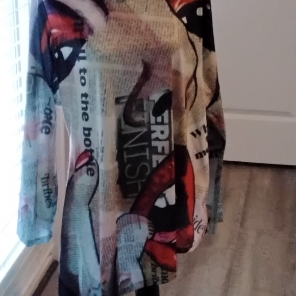 Fashion lip shirt 1x plus - Picture 3 of 5